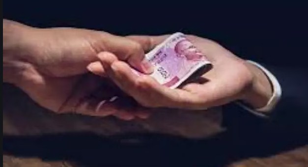ACB files charge sheet against police officer caught taking bribe in J-K''s Poonch